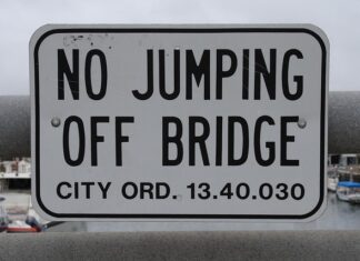 Co jest niedozwolone w rugby?